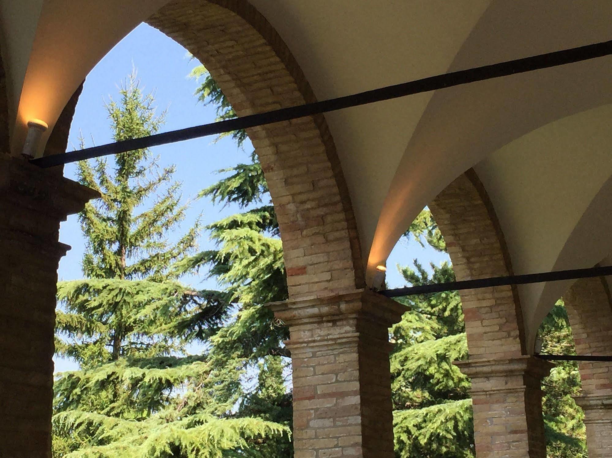 Convento Di San Francesco Mondaino Panzió Kültér fotó